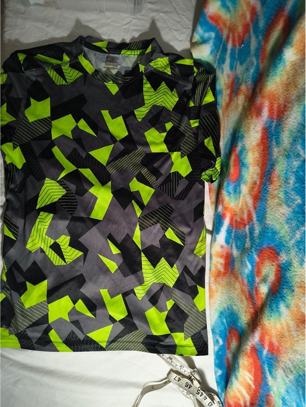 Russel Athletic Shirt Boys XXL Polyester Black and Neon Green Geometric Pattern